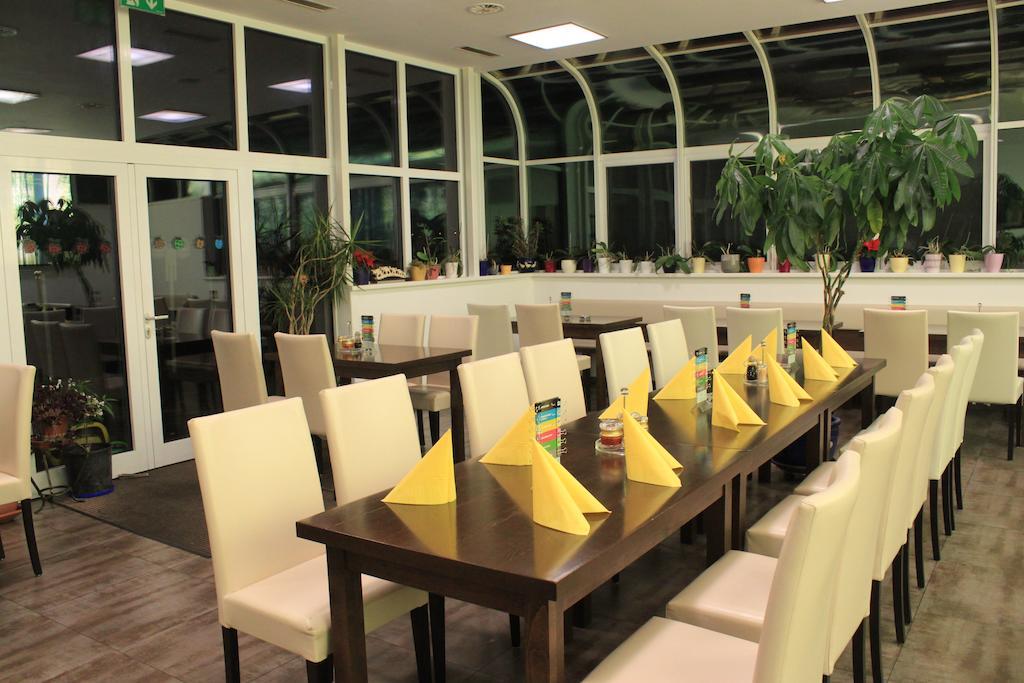 Pension & Restaurant Tsingdao Hörbranz Buitenkant foto